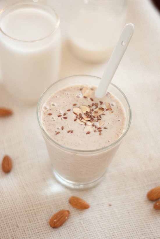 banana almond smoothie