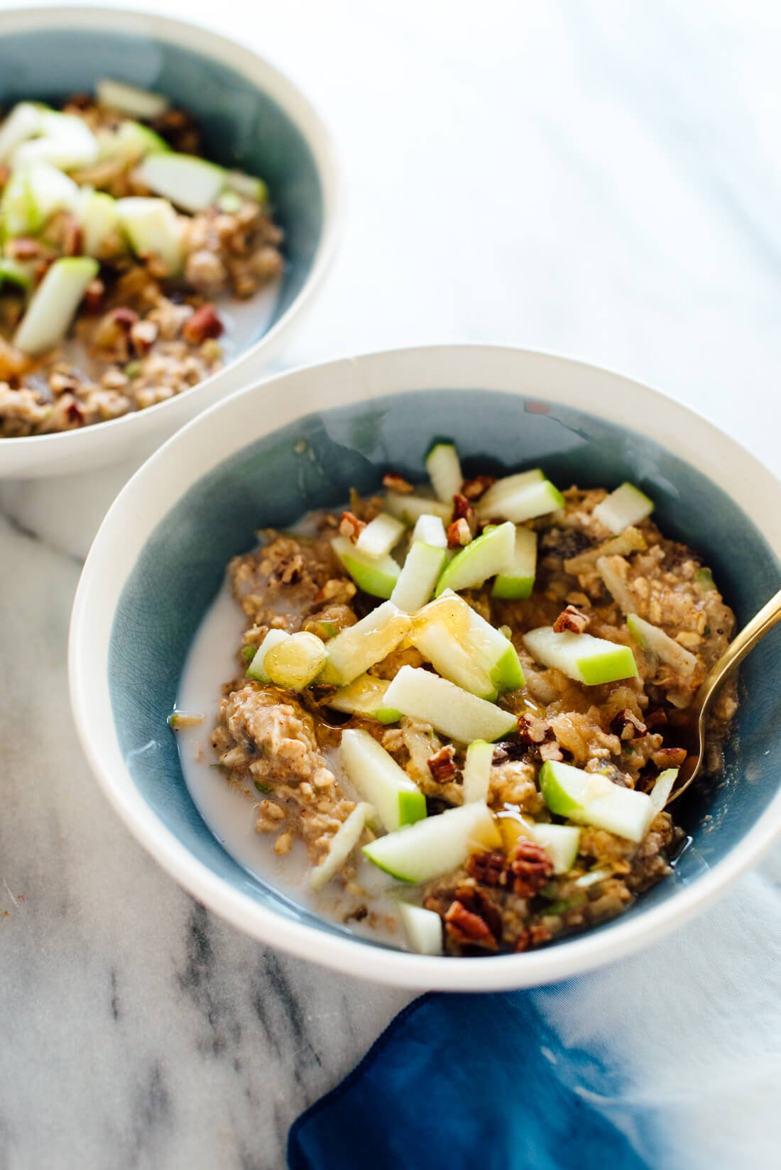 Bircher muesli (also known as Swiss oatmeal) with homemade applesauce #healthybreakfast