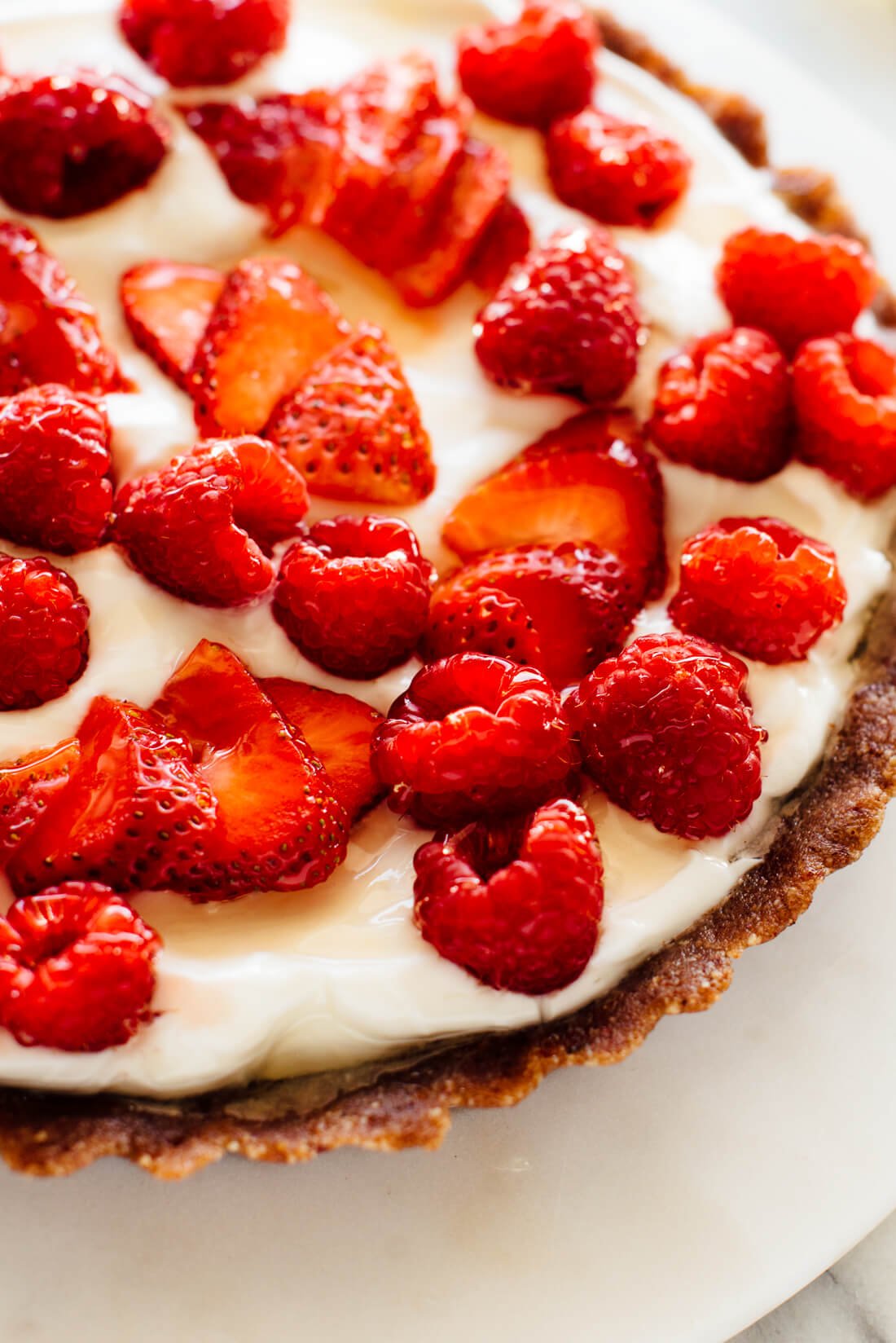 Greek yogurt tart with raspberries and strawberries