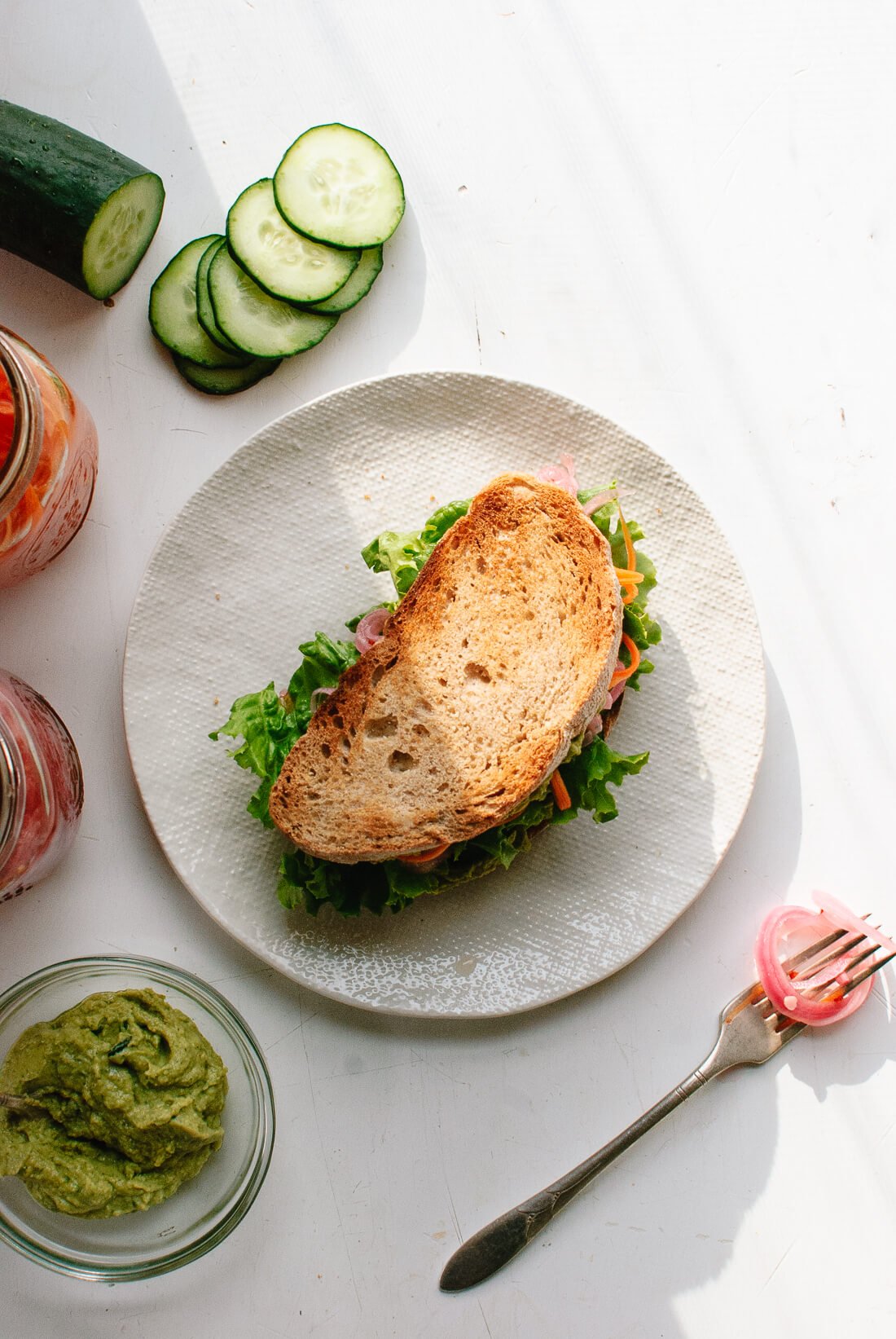 Hummus sandwich ingredients