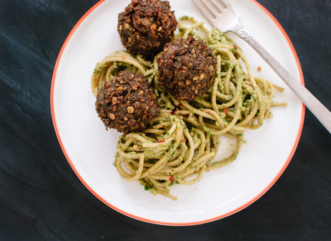 Vegetarian meatballs with pesto