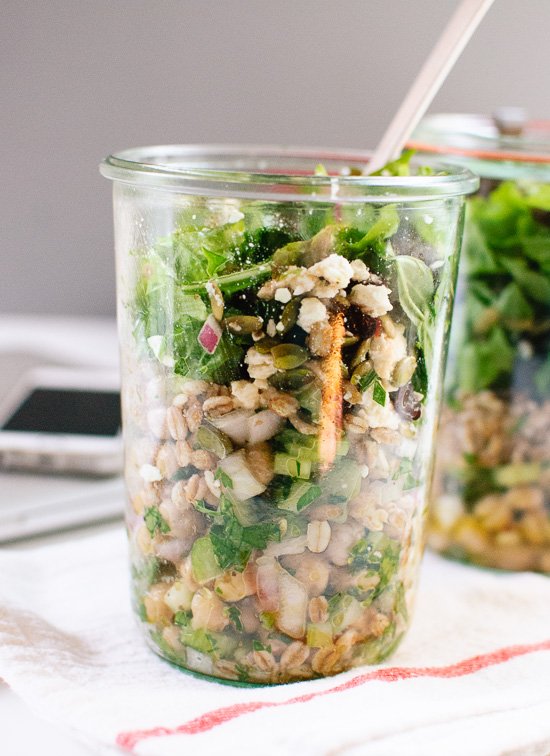 Mason jar chickpea, farro and greens salad recipe. Recipe makes enough for 5 lunches! - cookieandkate.com