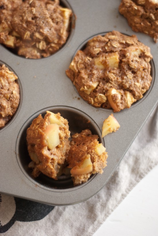 apple oatmeal muffins