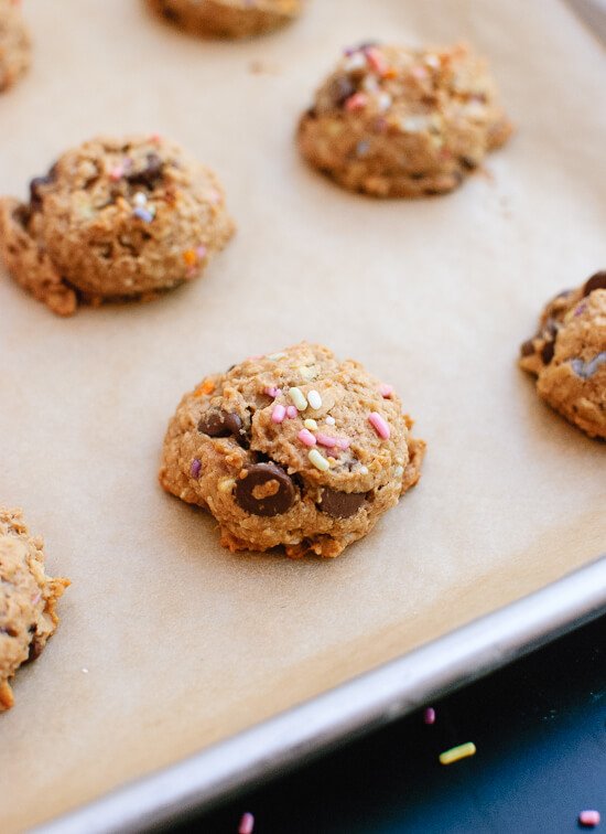 Peanut butter banana honey oat chocolate chip cookies recipe - cookieandkate.com