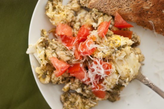 pesto scrambled eggs