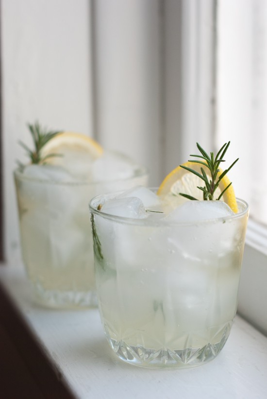 rosemary gin fizz recipe