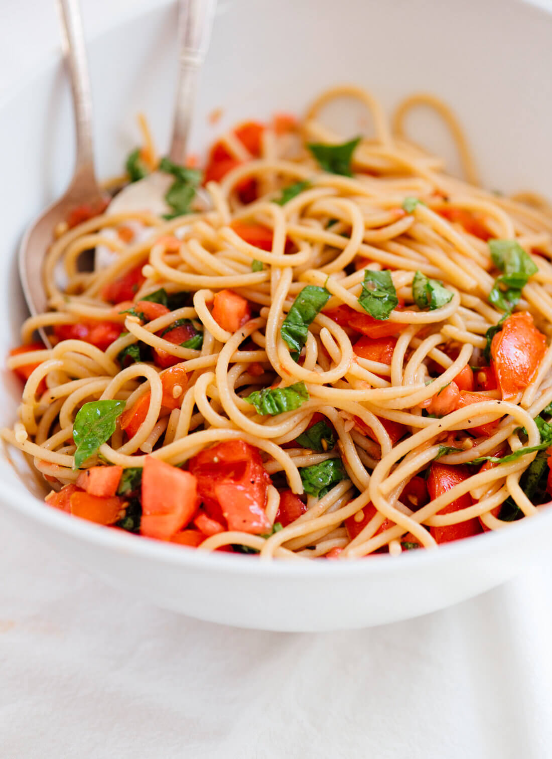 Spaghetti with Fresh Tomato Sauce