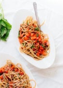 Summertime Spaghetti with Fresh Tomato Sauce