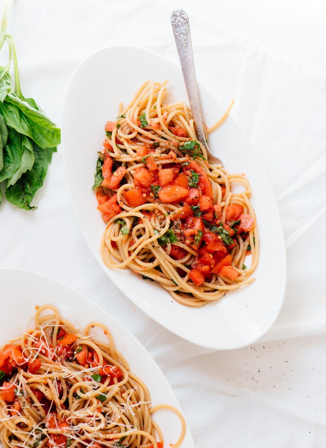 Super fresh tomato sauce with spaghetti - cookieandkate.com