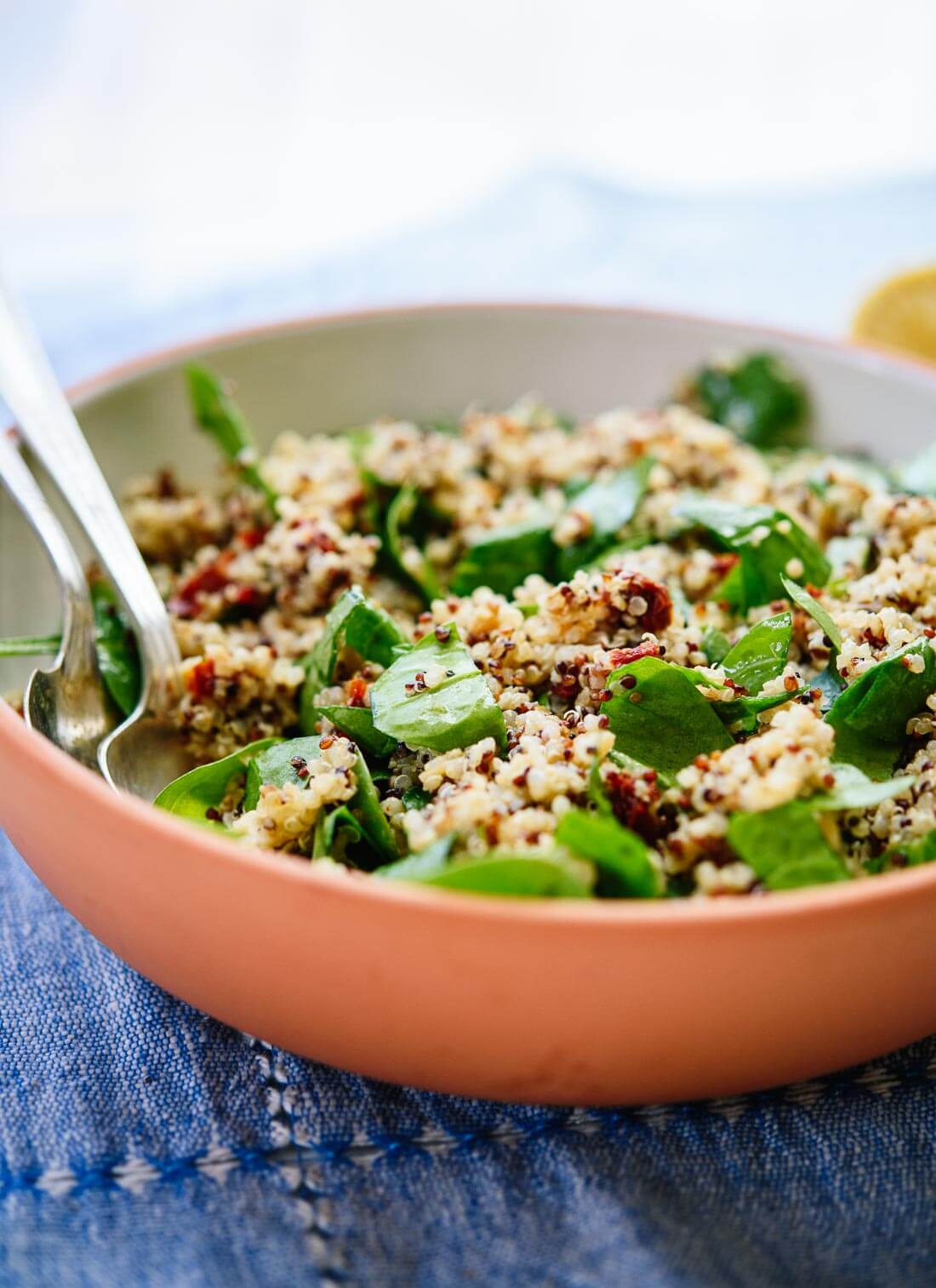 Sun-dried tomato, spinach and quinoa salad recipe - cookieandkate.com