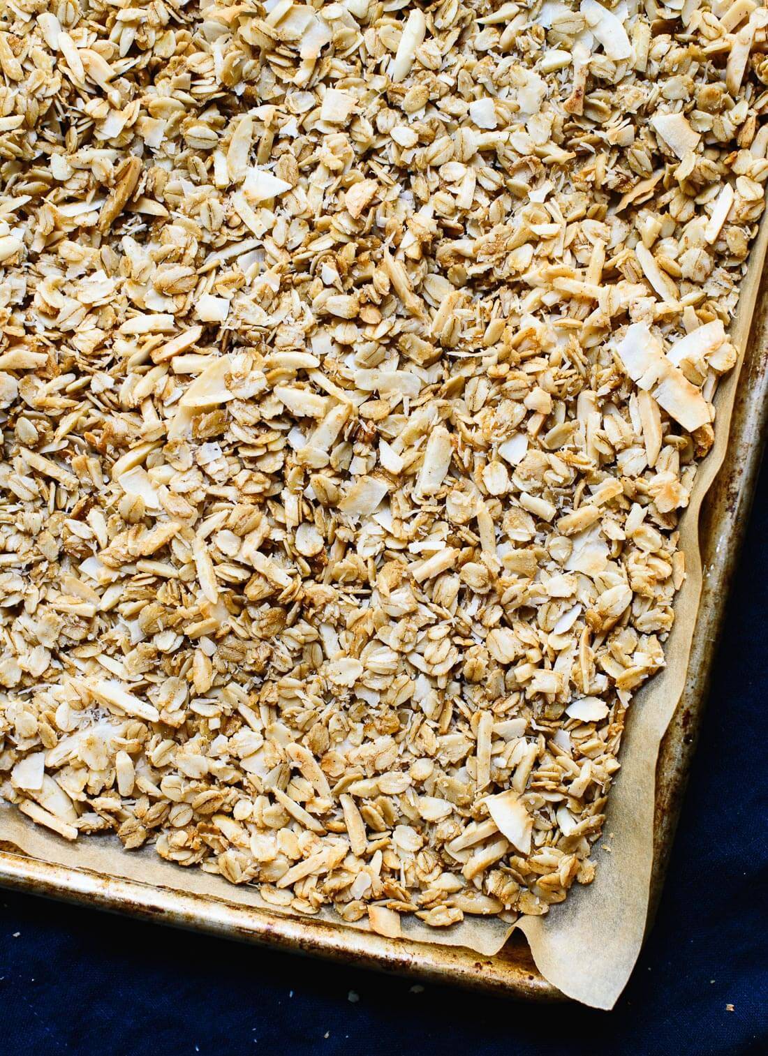 This homemade granola is for coconut lovers! cookieandkate.com