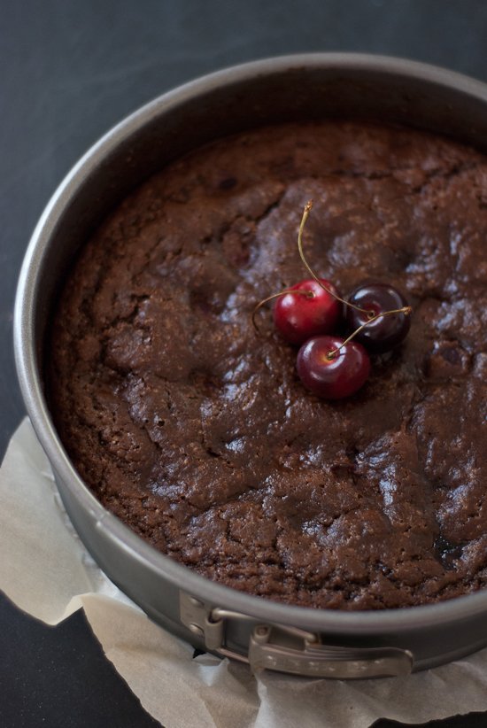 baked vegan cherry chocolate cake